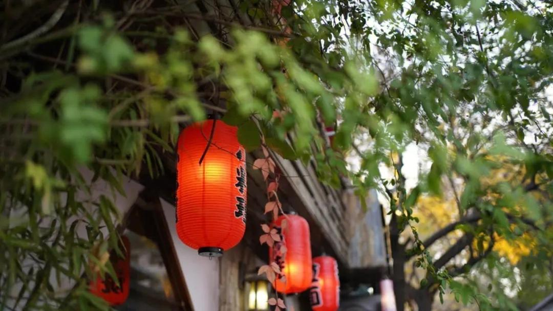 The East Hotel-Very Close To The Drum Tower,The Lama Temple,Houhai Bar Street,And The Forbidden City,There Are Many Old Beijing Traditional Hutongs Around The Hotel ,Experience The Culture Of Old Beijing Hutongs,Near Exit A Of Shichahai On Metro Line Ngoại thất bức ảnh