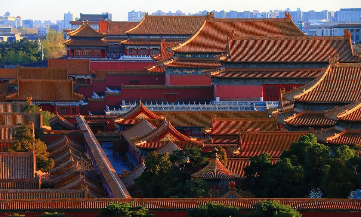 The East Hotel-Very Close To The Drum Tower,The Lama Temple,Houhai Bar Street,And The Forbidden City,There Are Many Old Beijing Traditional Hutongs Around The Hotel ,Experience The Culture Of Old Beijing Hutongs,Near Exit A Of Shichahai On Metro Line Ngoại thất bức ảnh