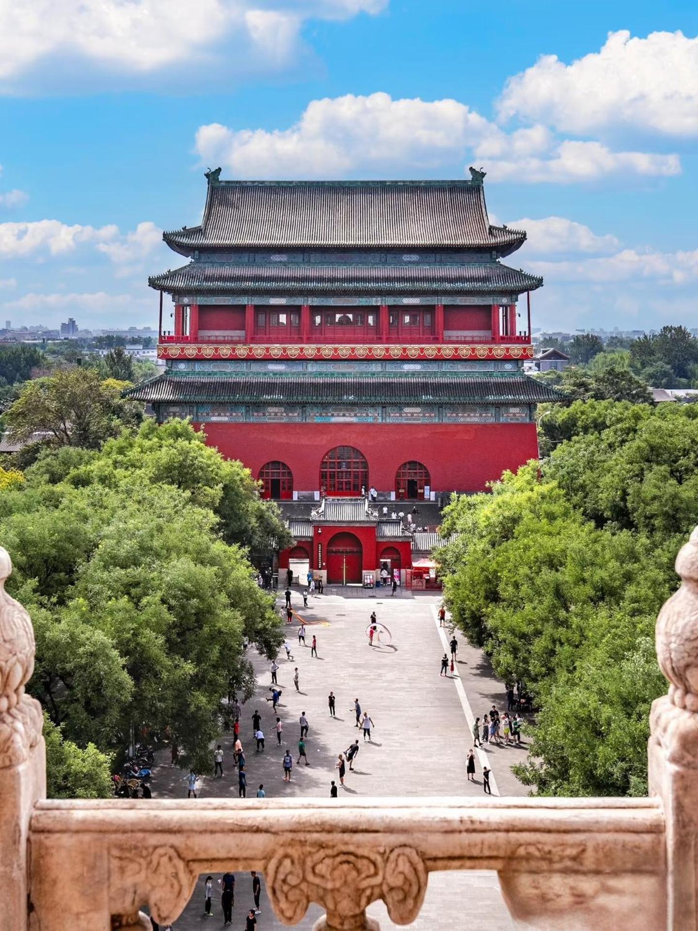 The East Hotel-Very Close To The Drum Tower,The Lama Temple,Houhai Bar Street,And The Forbidden City,There Are Many Old Beijing Traditional Hutongs Around The Hotel ,Experience The Culture Of Old Beijing Hutongs,Near Exit A Of Shichahai On Metro Line Ngoại thất bức ảnh